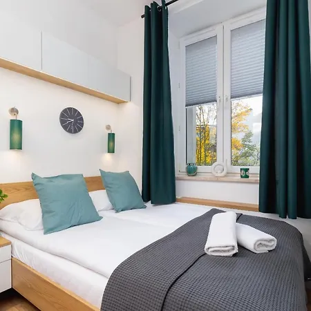 Trendy By Renters Apartment *
