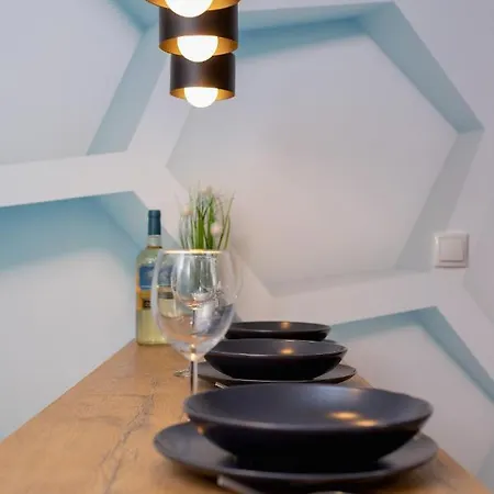 Trendy By Renters Apartment *