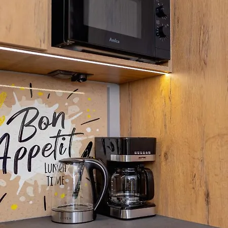 Trendy By Renters Apartment *